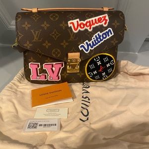 Louis Vuitton pouchette Métis bag.